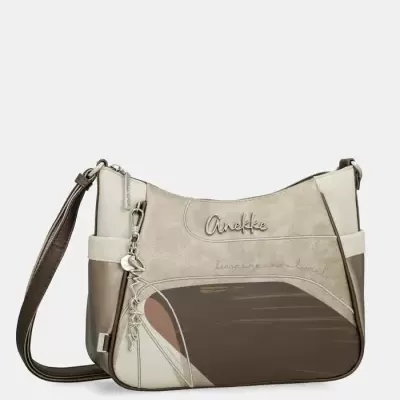 Mala de ombro Anekke bege e castanho com pendente de metal e texto bordado