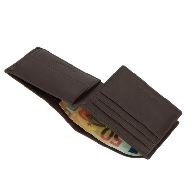 Carteira masculina em pele castanha com notas e compartimentos para cartões