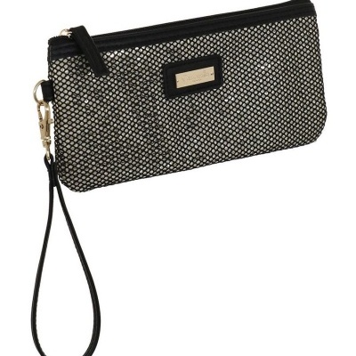 Bolsa de mão tipo carteira preta com pontos brancos e alça de pulso preta