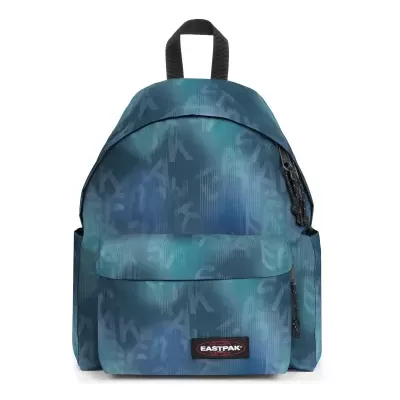 Mochila azul com padrão de letras e etiqueta Eastpak U.S.A.