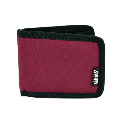 Carteira bordeaux com bordas pretas e etiqueta 'Chums'