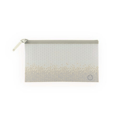 Estojo cinzento com padrão de hexágonos e fecho de correr