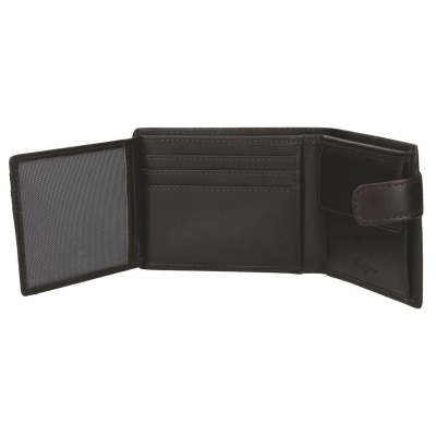 Carteira castanha em pele com compartimentos interiores abertos