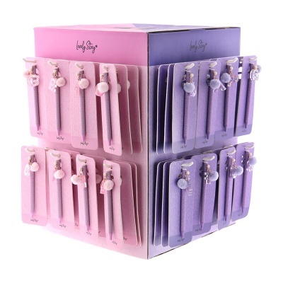 display com canetas decorativas rosa e lilás da marca Lovely Story