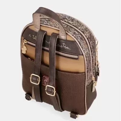 Mochila pequena castanha com padrão multicolorido e texto a tulle emotion