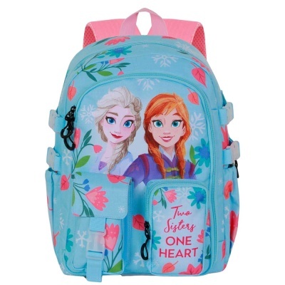 Mochila infantil azul claro com imagem de personagens de desenho animado e padrão floral