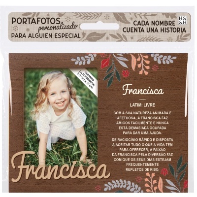 Porta-fotos personalizado de madeira com flores pintadas e uma foto de criança com texto sobre o nome Francisca