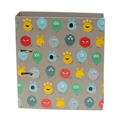 Pasta organizadora com padrão divertido de monstros coloridos e argolas metálicas.