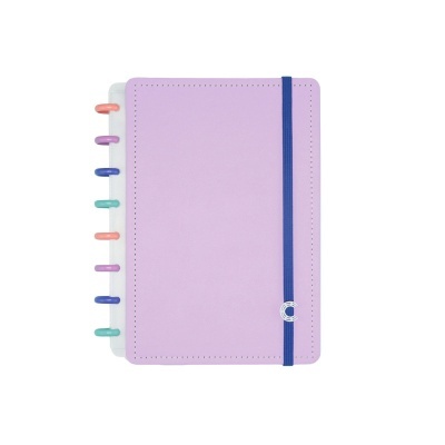Caderno lilás com elástico azul e argolas coloridas