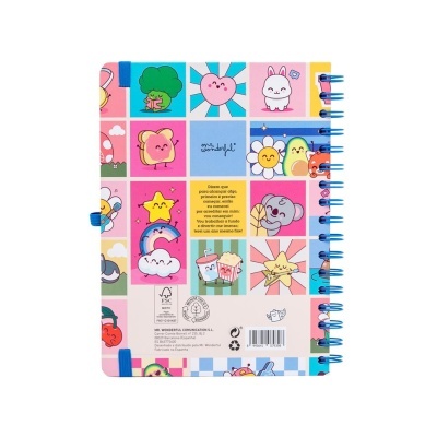 Caderno colorido com desenhos e texto