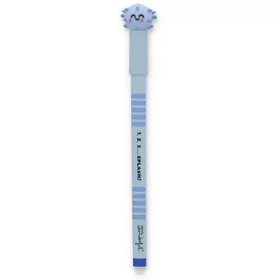 Caneta azul clara com tampa decorada com figura azul sorridente e texto na haste