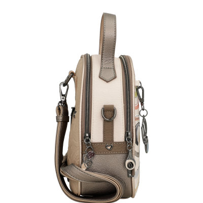 Mochila pequena bege, branco e castanho com alça ajustável e zíperes