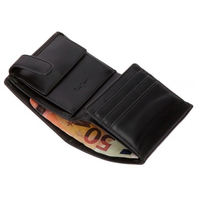 Carteira preta em pele aberta com nota de 50 euros visível