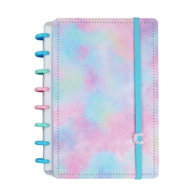 Caderno com capa tie-dye pastel e elástico azul
