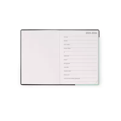 Caderno diário aberto com campos para dados pessoais e capa preta