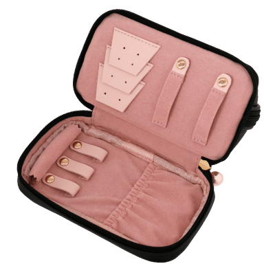 Estojo preto com interior rosa para organizar joias
