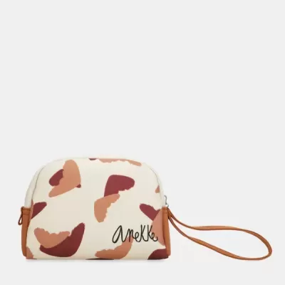 Bolsa ou necessaire creme com padrão castanho e bege, correia de mão castanha e o texto 'anekke'