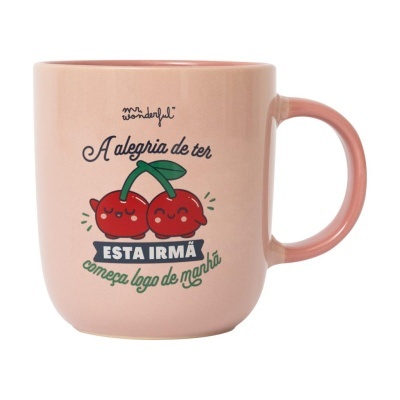 Caneca rosa com cerejas e texto em português