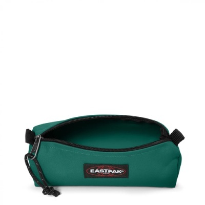 Estojo verde EASTPAK aberto com fecho preto