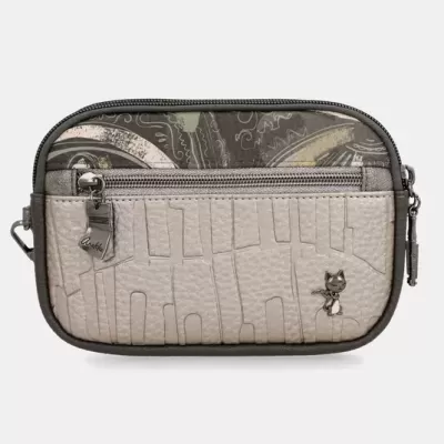 Bolsa pequena cinza com textura de couro e fecho metálico