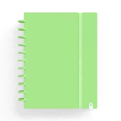 Caderno verde claro com argolas e elástico
