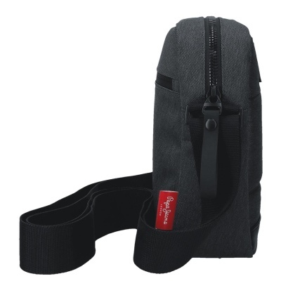 Bolsa de ombro pequena cinza escura com etiqueta vermelha Pepe Jeans
