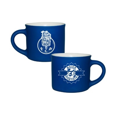 Duas canecas azuis com alça, uma com emblema FCP e outra com texto 'MAIOR ZÉ PORTISTA'.