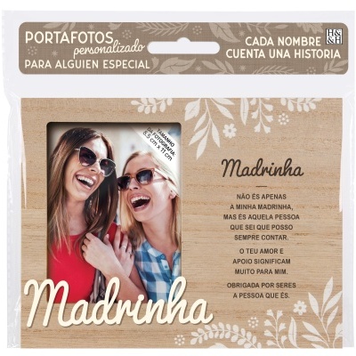 porta-fotos de madeira clara decorado com flores brancas e texto 'Madrinha'