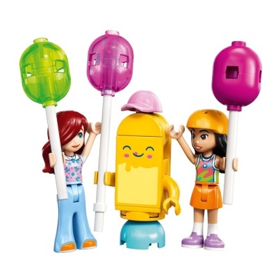 Brinquedos de construção com mini-figuras femininas e robô colorido