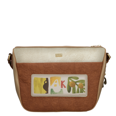 Mala de ombro bege e castanha com painel decorativo colorido e fecho dourado