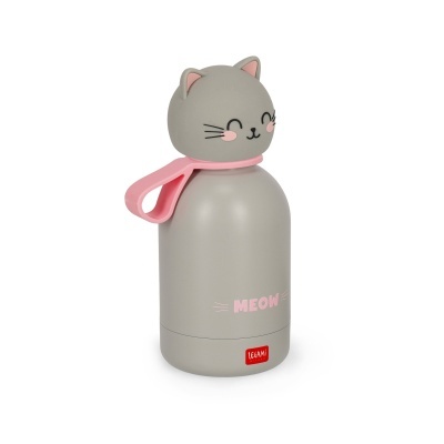 Garrafa térmica cinzenta com tampa cabeça de gato e alça rosa.