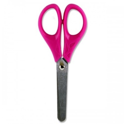 Tesoura com punhos rosa e lâminas metálicas