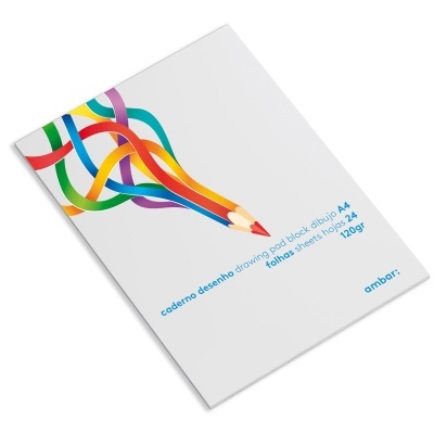 Caderno de desenho A4 com lápis coloridos na capa e texto azul
