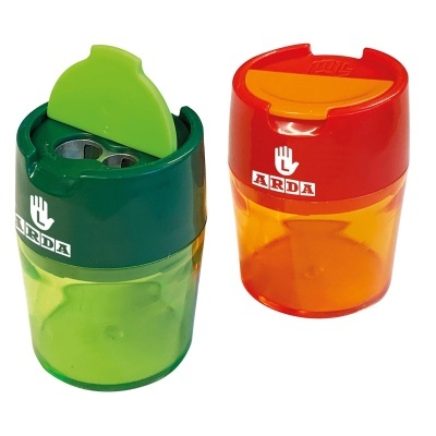 Dois apontadores de lápis coloridos de plástico com logotipo ARDA