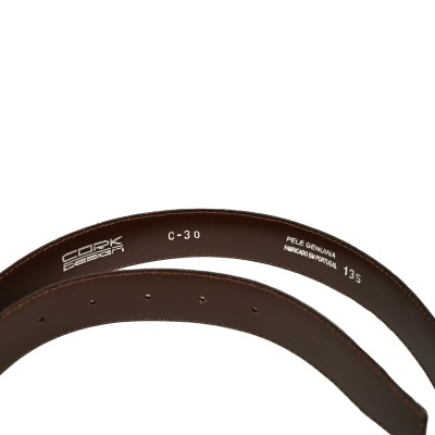 Cinto de pele genuína castanho escuro com inscrição interior