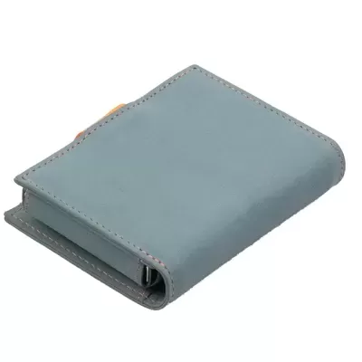 Carteira cinza compacta de pele sintética com etiqueta laranja