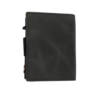 Carteira preta de couro liso com costuras visíveis em fundo branco