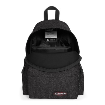 Mochila preta com brilho e bolso frontal com fecho aberta mostrando interior