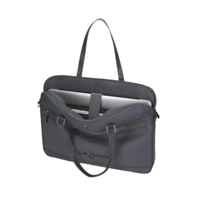 Mala de computador portátil cinzenta escura com alças pretas aberta, mostrando um computador portátil no interior.