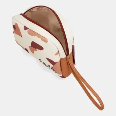 Necessaire bege com padrão em castanho e fecho vermelho, alça castanha em pele.