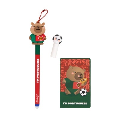 Conjunto de caneta, apito e carta com tema português e desenho de urso