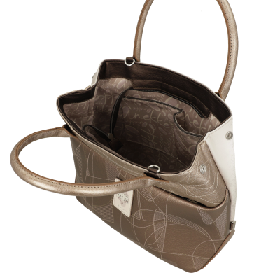 Mala de mão castanha e bege com padrão abstrato