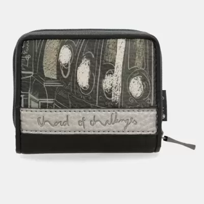 Carteira preta e cinza com padrão gráfico e fecho zipper