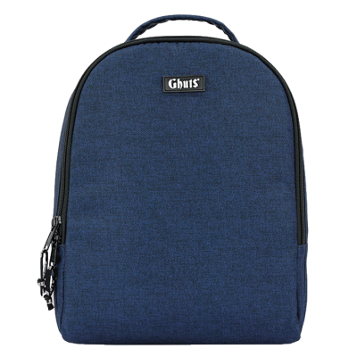 Mochila azul escura com etiqueta Ghuts
