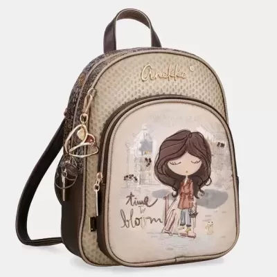 Mochila pequena bege e castanha com ilustração de rapariga e texto time to bloom
