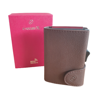 Carteira de pele castanha com caixa rosa c-secure XL.