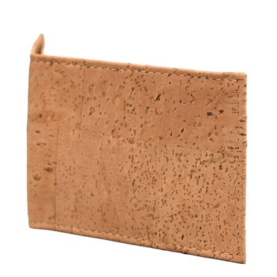 Carteira de cortiça natural castanho-claro com textura irregular