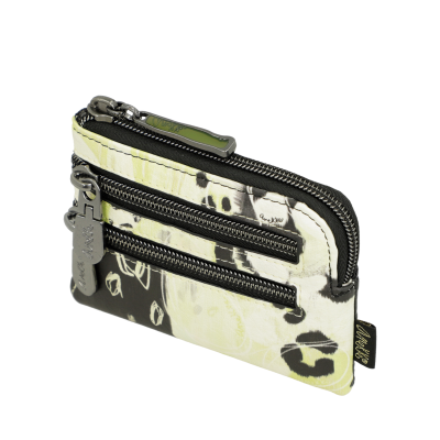 Carteira pequena verde e preta com três fechos de correr e detalhes metálicos