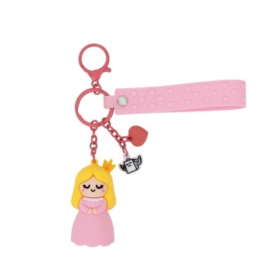 Chaveiro com princesa rosa, coração vermelho e pequeno objeto branco, suporte rosa com corações em relevo