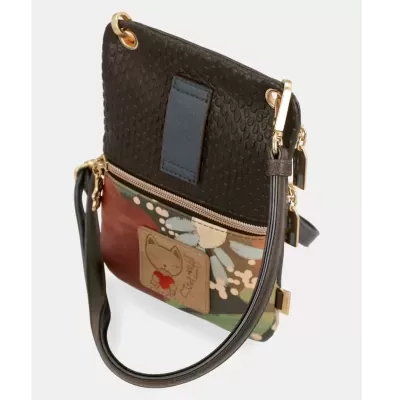 Mala pequena de ombro em preto com padrão floral e bolso com desenho de gato